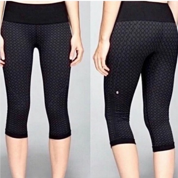 lululemon athletica Pants - LULULEMON Seamless in the Flow Crop Geo
Soul Honeycomb Print Leggings sz. 6